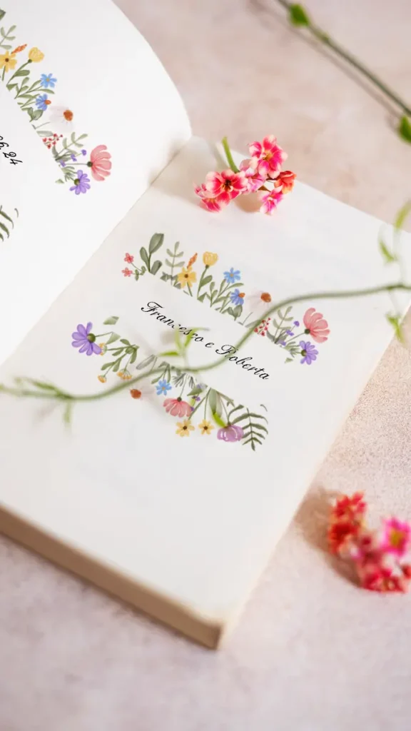 Interno Libretto messa con fiori colorati e vivaci